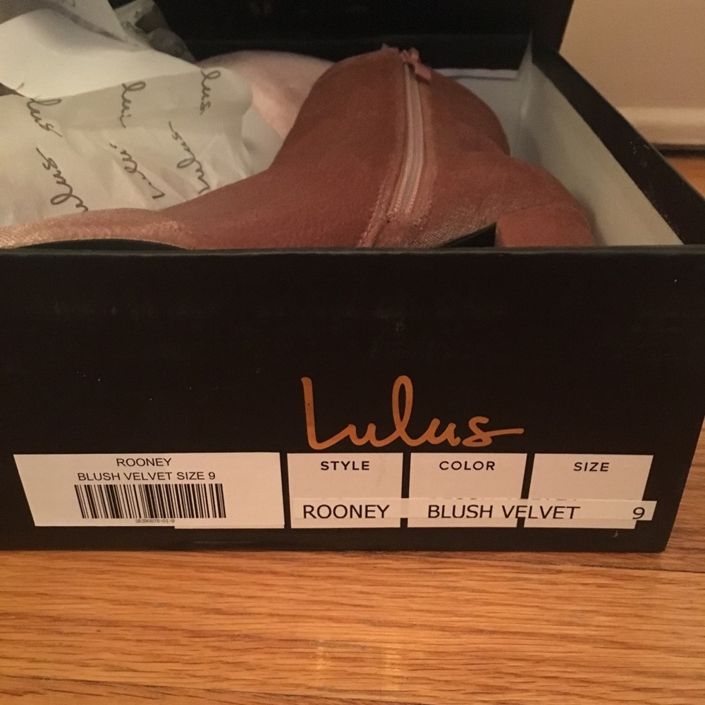 NWT Rooney Blush Velvet Ankle Booties - Picture 8 of 8